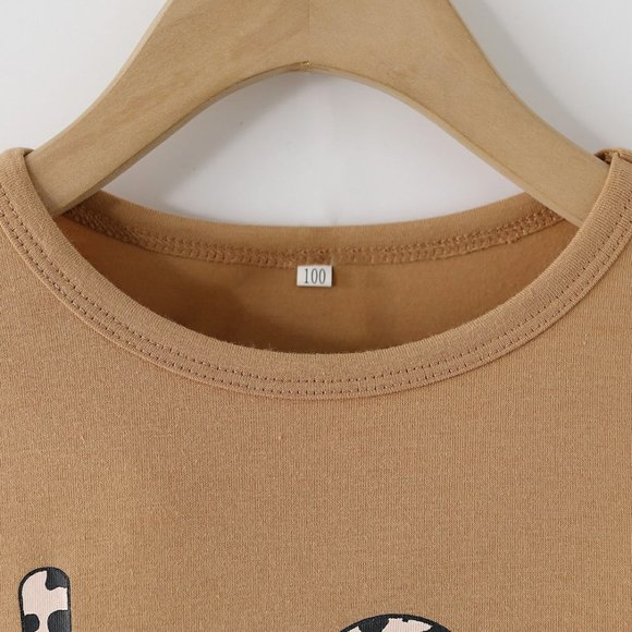 GIRLS BE KIND GRAPHIC TEE AND LEOPARD LINED JEANS SET - Picture 3 of 5